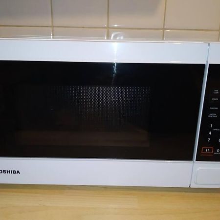 Spacious 2 Bed Maisonette Near Town, That Sleeps 6 Hove Esterno foto