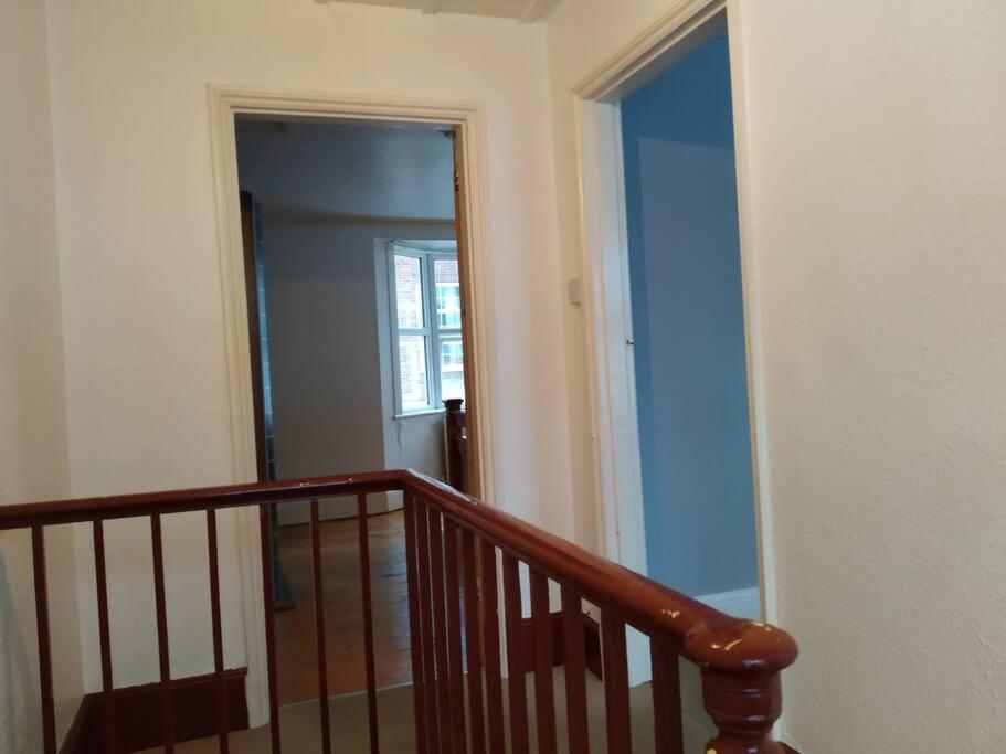 Spacious 2 Bed Maisonette Near Town, That Sleeps 6 Hove Esterno foto