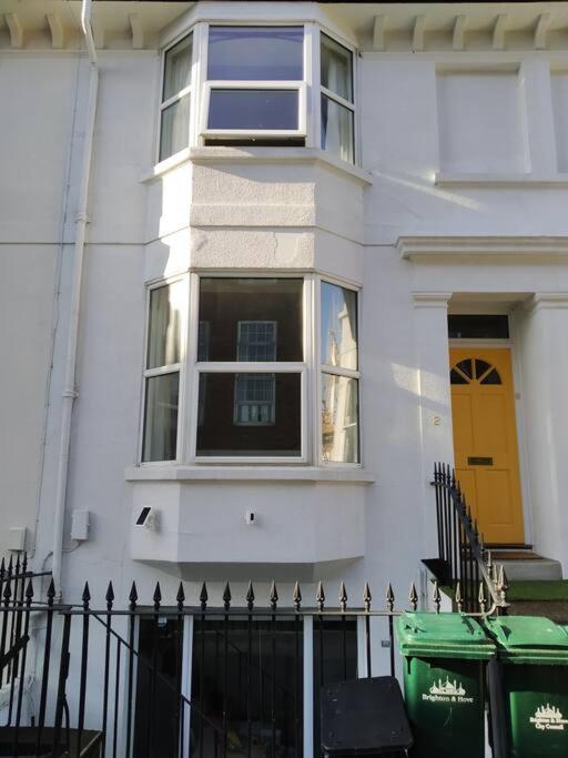Spacious 2 Bed Maisonette Near Town, That Sleeps 6 Hove Esterno foto